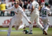South Africa hammer Australia as Harmer takes career best bowling of 6-16